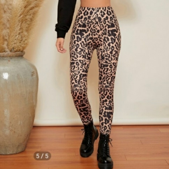Leopard Print Leggings - Picture 5 of 8